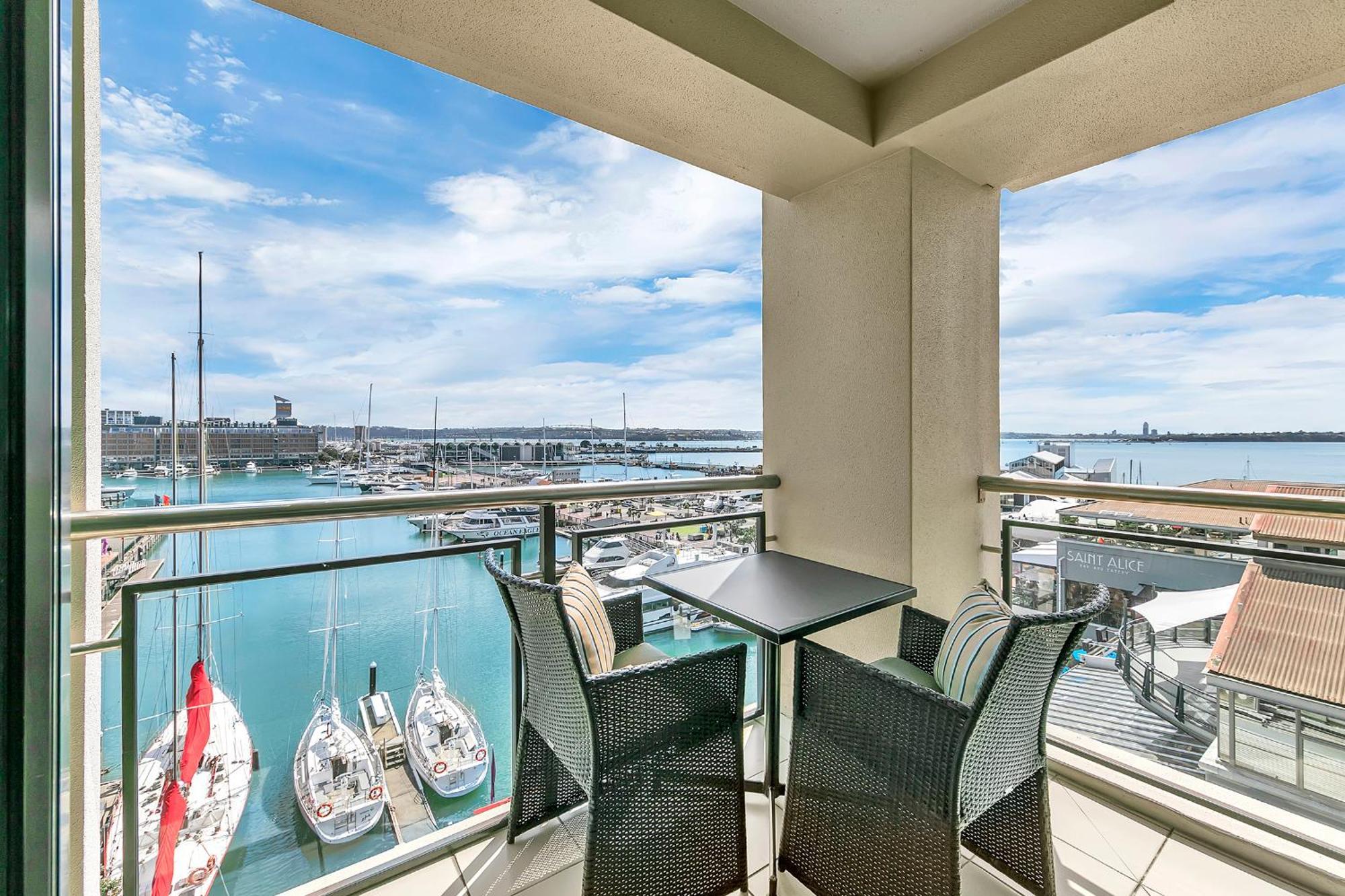 Exquisite Sun Soaked Corner Apartment Auckland Buitenkant foto