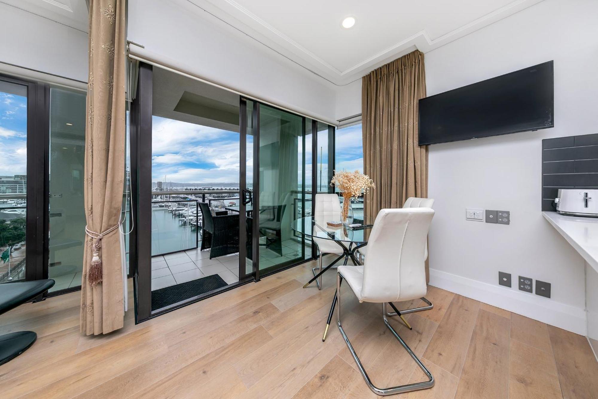 Exquisite Sun Soaked Corner Apartment Auckland Buitenkant foto